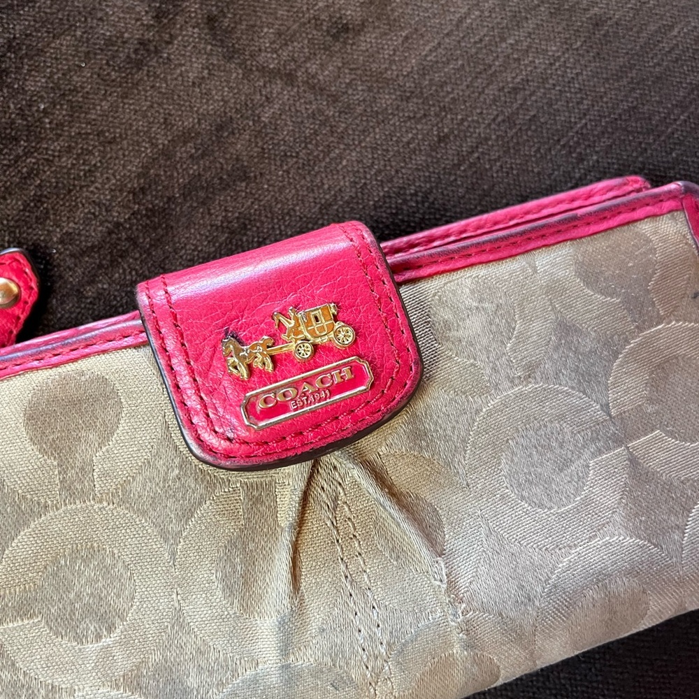Coach Wallet / Card Holder - Picture 5 of 11
